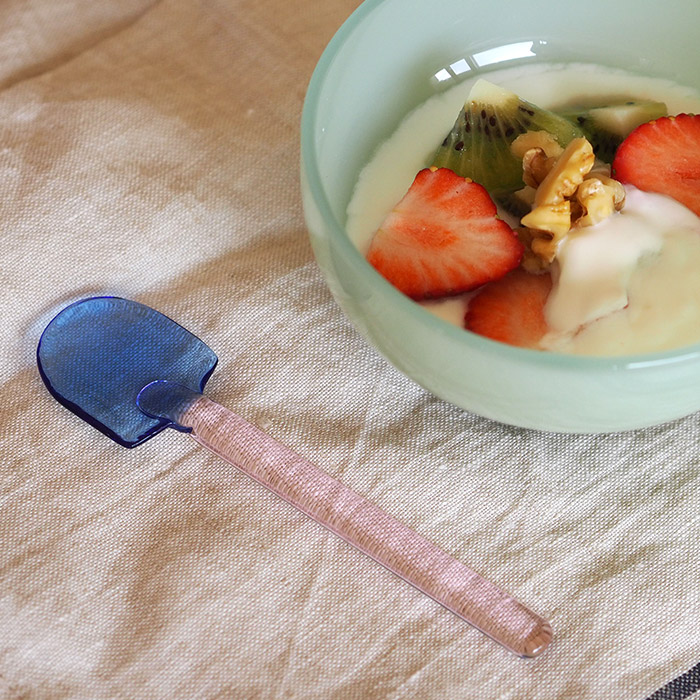 【送料無料】アマブロ　SNOW　SHOVEL　ブルー×ピンク　/　amabro