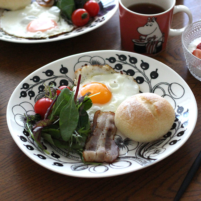 アラビア　ブラック　パラティッシ　オーバルプレート　22×25cm　/　ARABIA　Paratiisi　※