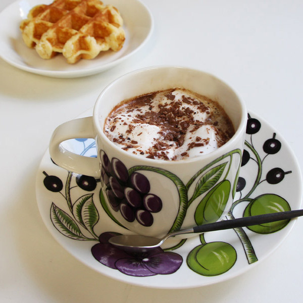 ■アラビア　パープル　パラティッシ　ティーカップ＆ソーサー　/　ARABIA　Paratiisi　