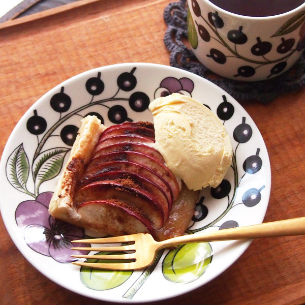 アラビア　パープル　パラティッシ　プレート　16.5cm　/　ARABIA　Paratiisi　　