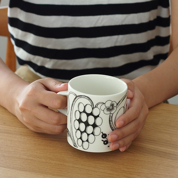 アラビア　ブラック　パラティッシ　マグ　240ml　/　ARABIA　Paratiisi　※