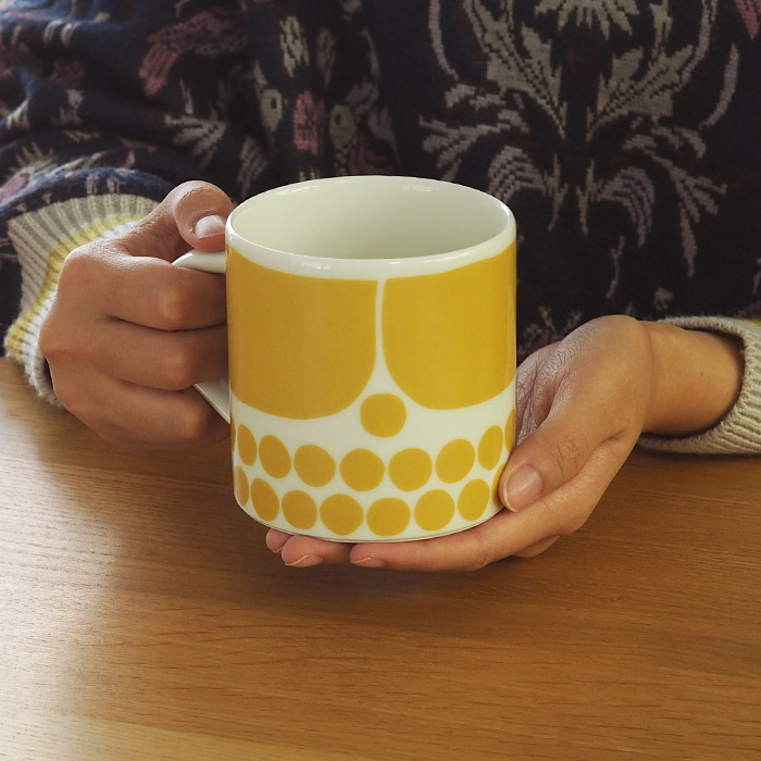 アラビア　スンヌンタイ　マグ　350ml　/　ARABIA　Sunnuntai