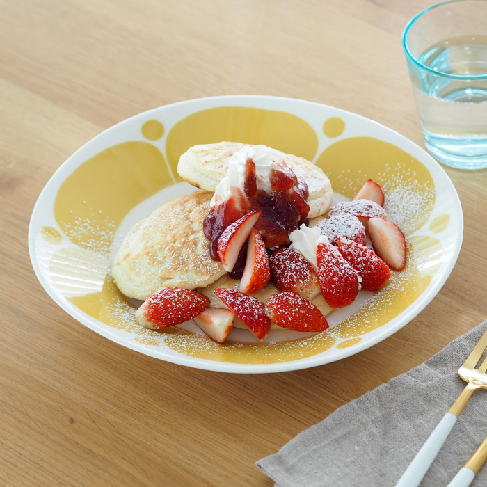 アラビア　スンヌンタイ　オーバルプレート　22×25cm　/　ARABIA　Sunnuntai