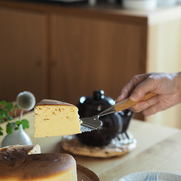 サンク　ビョークルン　ケーキサーバー　三角　オーク　/　CINQ