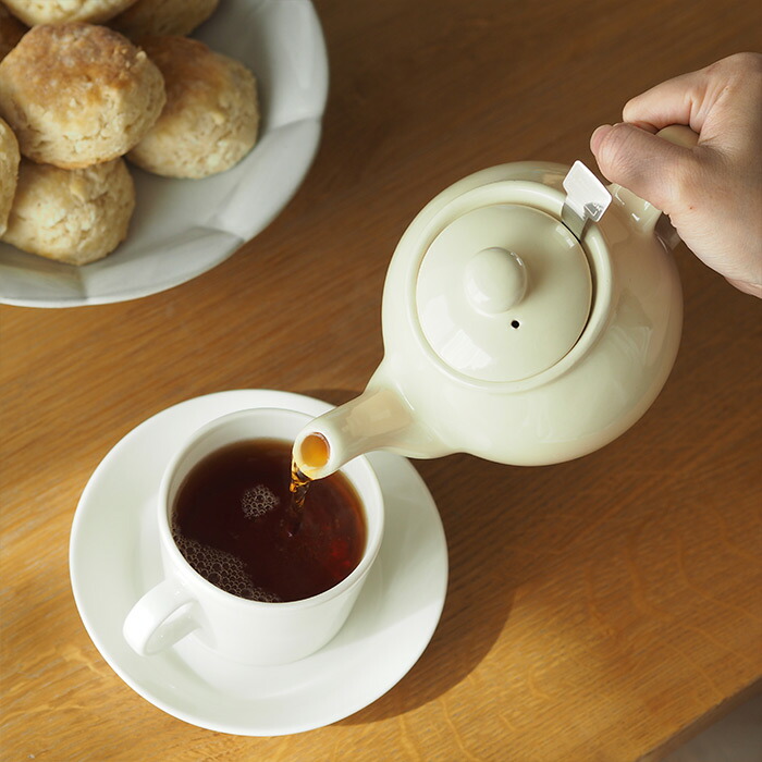 サンク　プライス&ケンジントン　ティーポット　2カップ　ストレーナー有　クリーム　/　CINQ