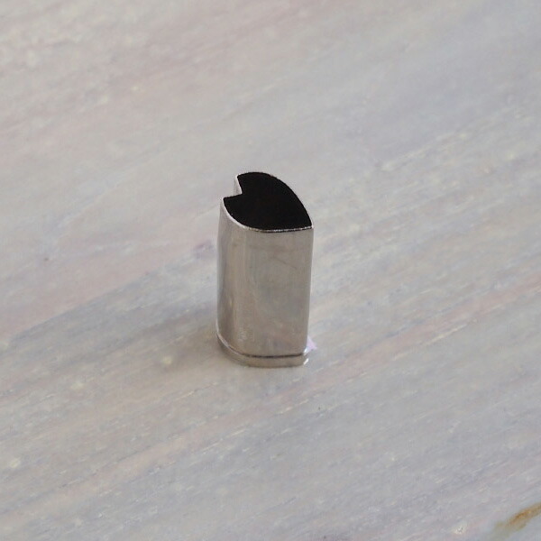 抜き型　花びら　中