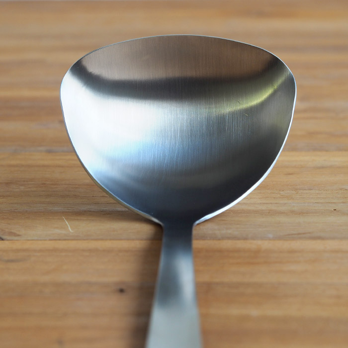 一菱金属　すくいやすく注ぎやすいレードル