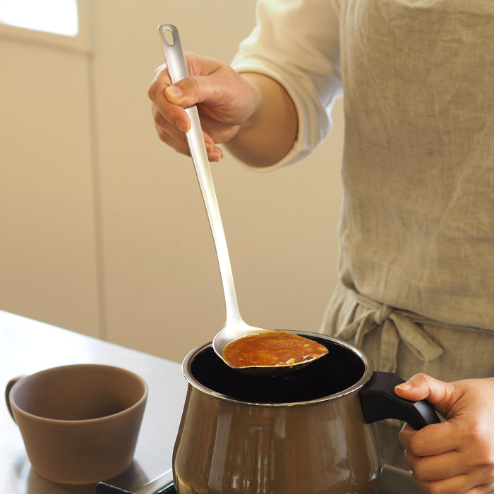 一菱金属　すくいやすく注ぎやすいレードル