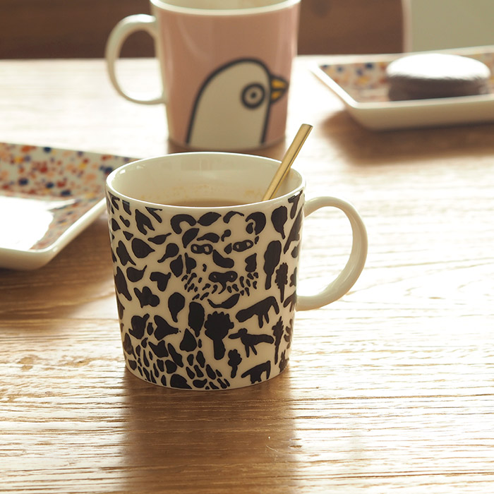 イッタラ　オイバ　トイッカ　チーター　マグカップ　0.3L　ブラック　/　iittala　Oiva Toikka