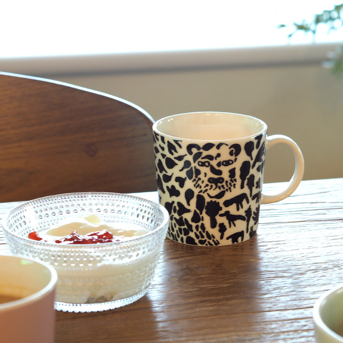 イッタラ　オイバ　トイッカ　チーター　マグカップ　0.3L　ブラック　/　iittala　Oiva Toikka