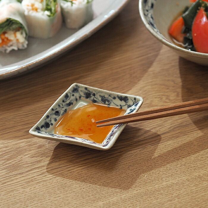 石井桃子　花唐草　ひし形豆皿