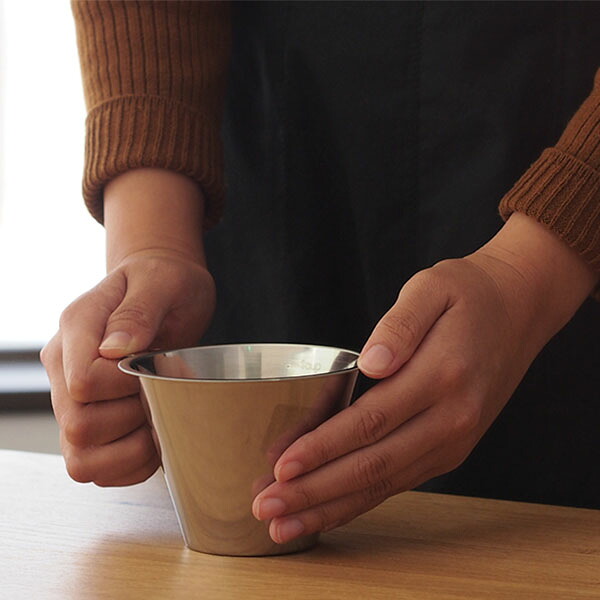 ヨナス　計量カップ　オープンハンドル　250ml　/　Jonas