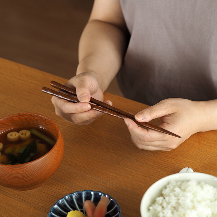 KURABI　箸　彫り　茶　/　KAWAI