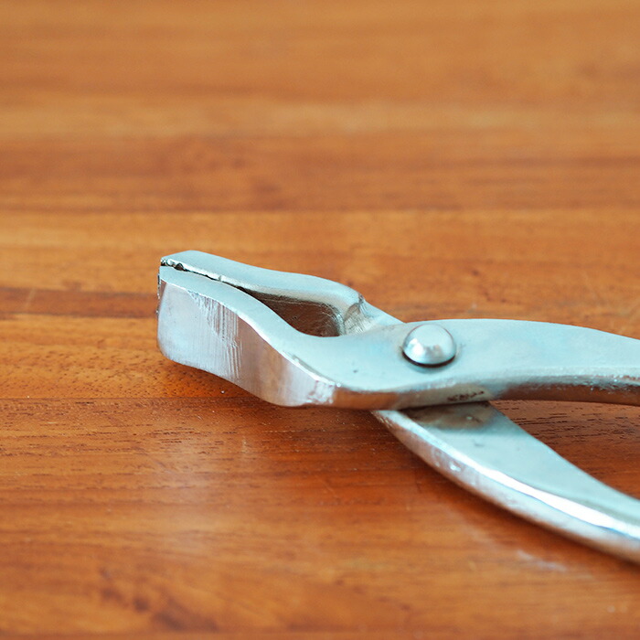 ヤットコバサミ