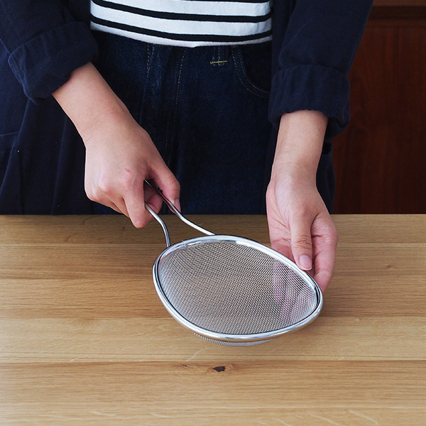 家事問屋　オーバルすくいザル