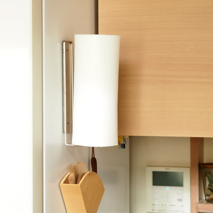 家事問屋　壁付けキッチンペーパーホルダー