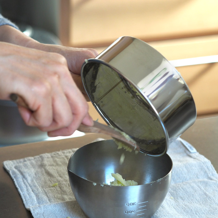 家事問屋　うらごし・粉ふるい　13