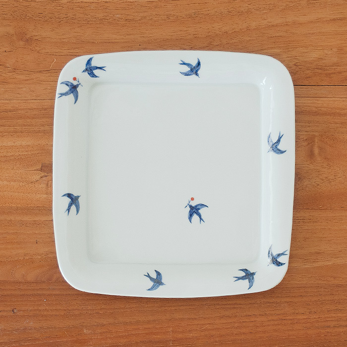 日下華子　色絵　つばめ　正方角丸プレート
