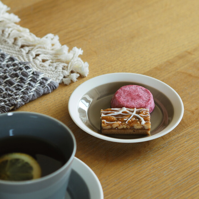 yumiko　iihoshi　porcelain　×　木村硝子店　dishes　110　plate　fawn brown　/　ディシィーズ　ファーンブラウン