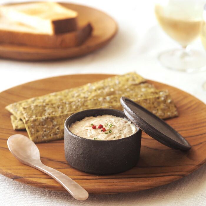 飯高幸作　蓋物　黒