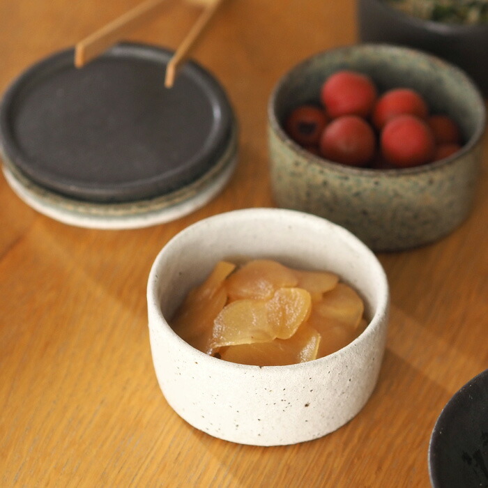 飯高幸作　蓋物　白