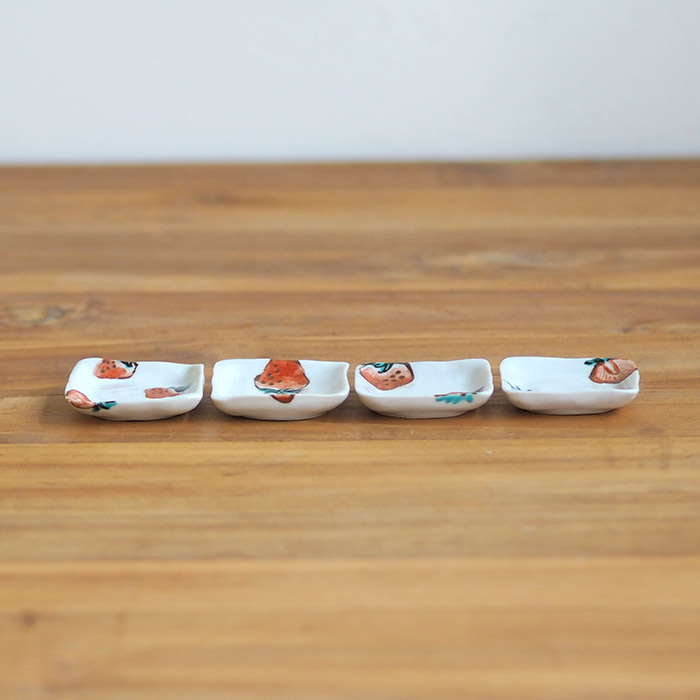 【4個セット】堀畑蘭　色絵いちご　箸置き
