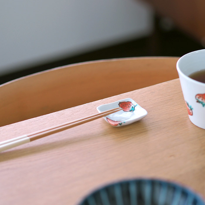 【4個セット】堀畑蘭　色絵いちご　箸置き