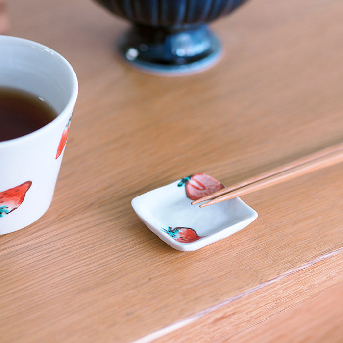【4個セット】堀畑蘭　色絵いちご　箸置き