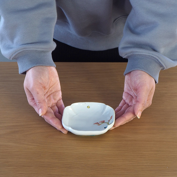 堀畑蘭　隅入豆皿　色絵唐子と赤松