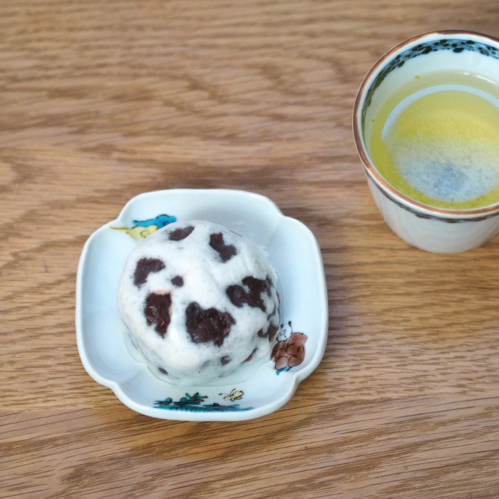 堀畑蘭　隅入豆皿　色絵唐子とちょうちょう