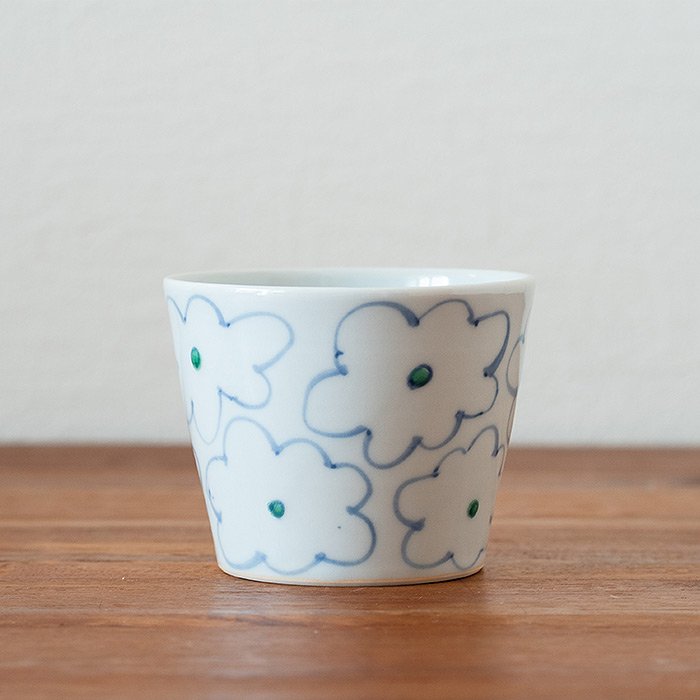 堀畑蘭　蕎麦猪口　色絵 花雲　青