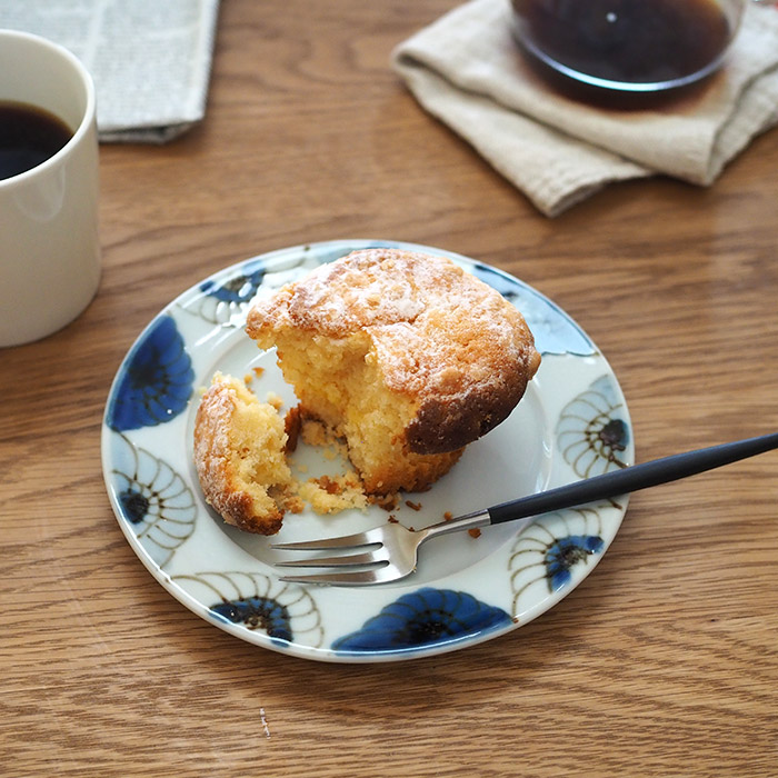 九谷青窯　高原真由美　呉須鉄渕花尽くし　5.5寸皿