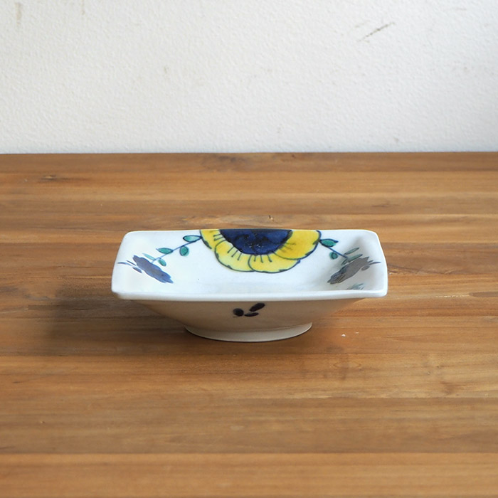 九谷青窯　高原真由美　色絵舞い花　四方皿