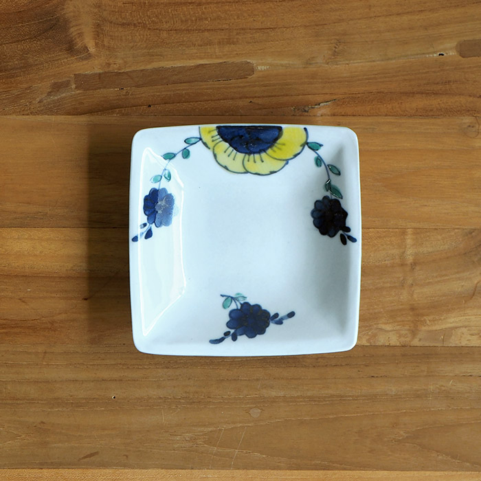 九谷青窯　高原真由美　色絵舞い花　四方皿