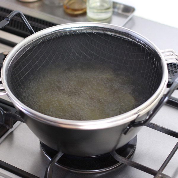 ラバーゼ　鉄揚げ鍋22cmセット　/　la　base