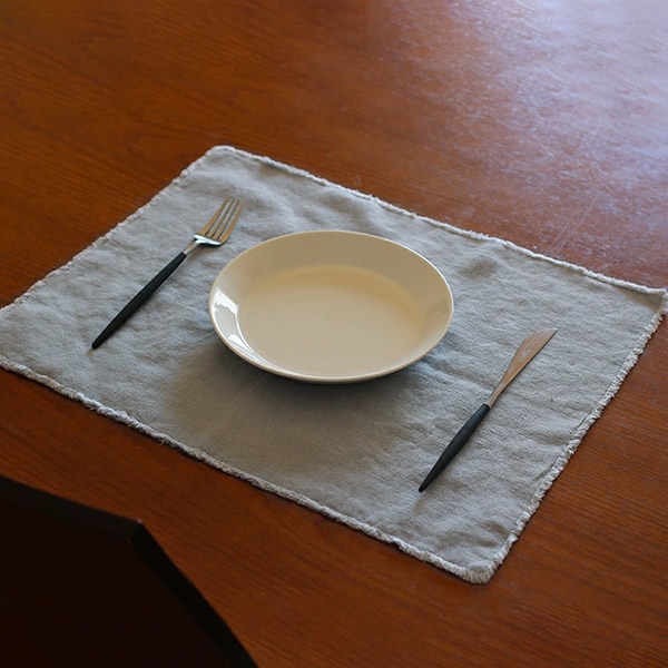 リネンテイルズ　フリンジ　プレイスマット　ライトグレー　35×45　/　LINEN　TALES　