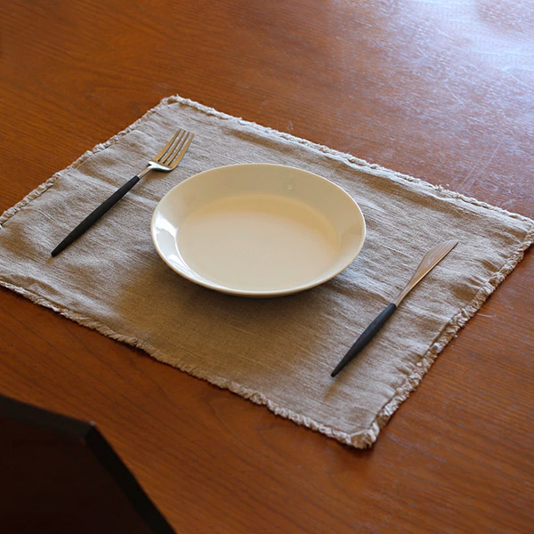 リネンテイルズ　フリンジ　プレイスマット　ナチュラル　35×45　/　LINEN　TALES