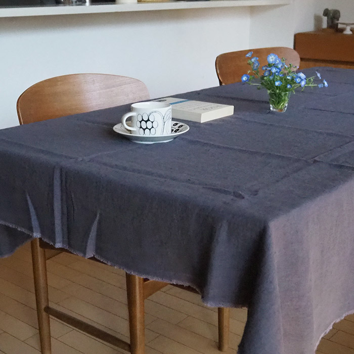 リネンテイルズ　フリンジ　テーブルクロス　ダークグレー　140×200　/　LINEN　TALES