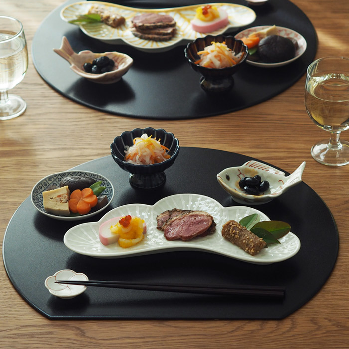 【プロキッチンオリジナル】【2枚セット】半月盆　両面　黒×赤　/　PROKITCHEN