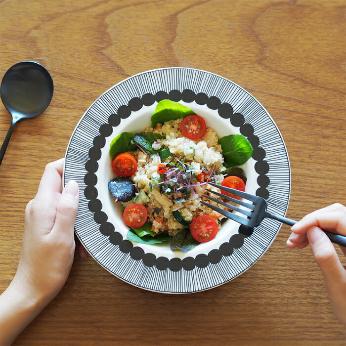 マリメッコ　ディーププレート　20cm　シイルトラプータルハ　ブラック　/　marimekko　Siirtolapuutarha