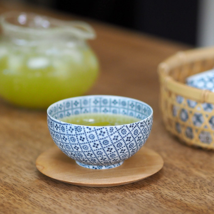 丸直製陶所　染付陶碗　花格子　青