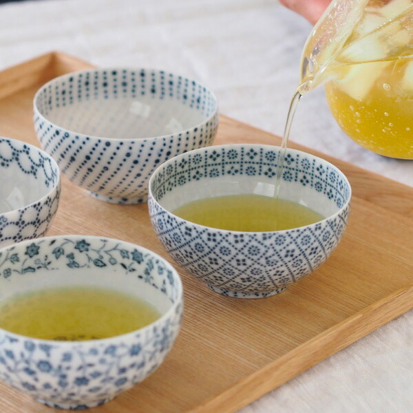 丸直製陶所　染付陶碗　花格子　青