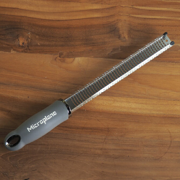 マイクロプレイン　プレミアムシリーズ　ゼスターグレーター　グレー　/　Microplane