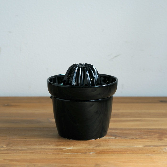 かもしか道具店　レモンのしぼり器　黒