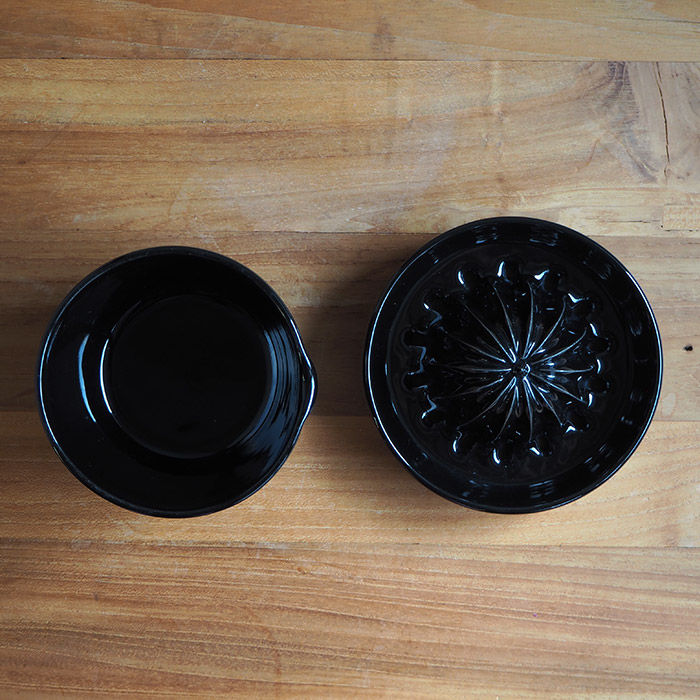 かもしか道具店　レモンのしぼり器　黒