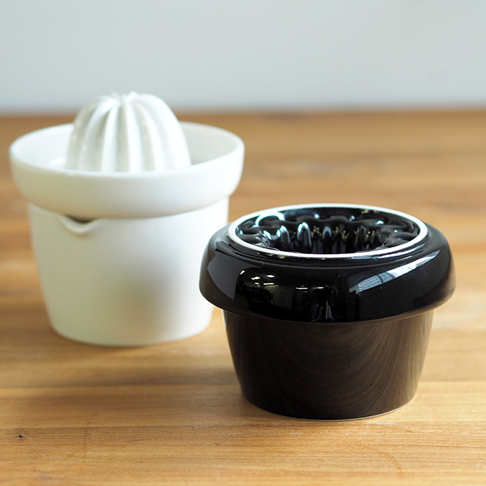 かもしか道具店　レモンのしぼり器　黒