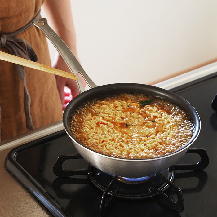 中尾アルミ製作所　シルクフライパン　深型（新ステンキャスト）　18cm