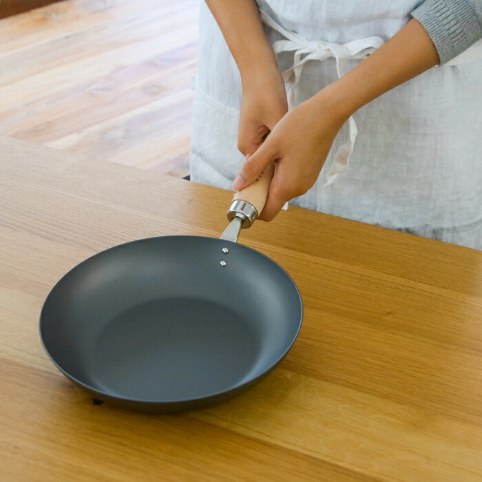 リバーライト　極　JAPAN　フライパン　22cm　IH対応　/　RIVER　LIGHT