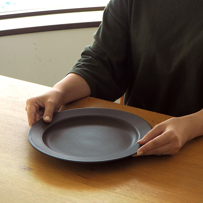 【プロキッチン別注】SAKUZAN　Sara　プレート　26cm　10”　チョコレートブラウン　　