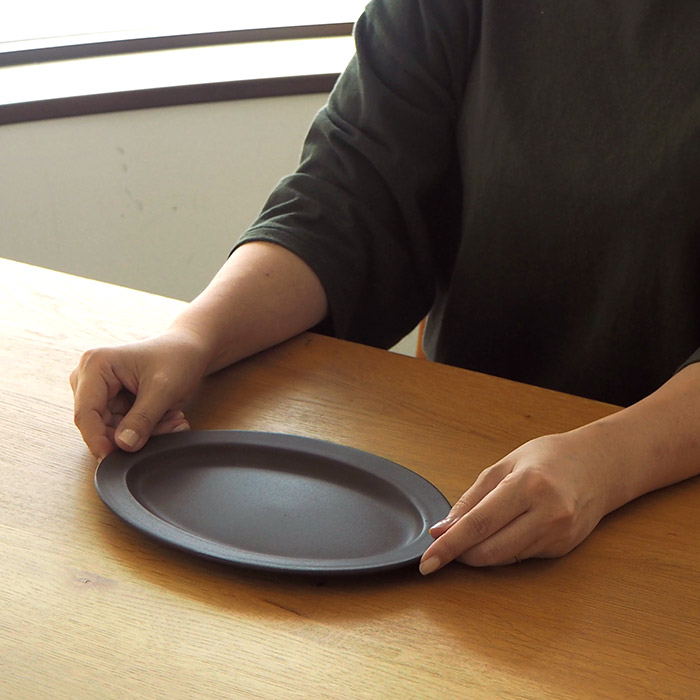 【プロキッチン別注】SAKUZAN　Sara　オーバル　M　チョコレートブラウン　　